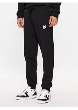 47 Brand Spodnie dresowe New York Yankees BB017PMPJOS600076JK Czarny Regular Fit ze sklepu MODIVO w kategorii Spodnie męskie - zdjęcie 168562259