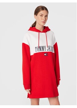 Tommy Jeans Sukienka dzianinowa Archive 1 DW0DW14399 Czerwony Regular Fit ze sklepu MODIVO w kategorii Sukienki - zdjęcie 168562647