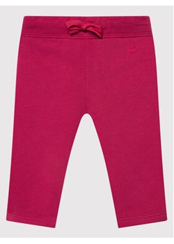 United Colors Of Benetton Spodnie dresowe 3J70I0046 Różowy Regular Fit ze sklepu MODIVO w kategorii Spodnie i półśpiochy - zdjęcie 168564137