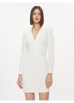 Liu Jo Sukienka codzienna CA4136 J1930 Biały Regular Fit ze sklepu MODIVO w kategorii Sukienki - zdjęcie 168564466