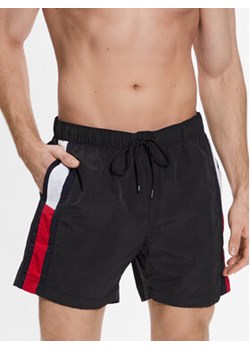 Tommy Hilfiger Szorty kąpielowe UM0UM02730 Czarny Slim Fit ze sklepu MODIVO w kategorii Kąpielówki - zdjęcie 168567525