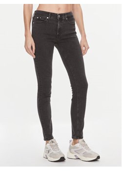 Calvin Klein Jeans Jeansy J20J222448 Czarny Skinny Fit ze sklepu MODIVO w kategorii Jeansy damskie - zdjęcie 168567729