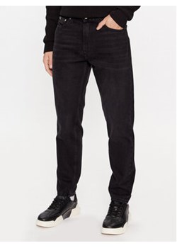 Calvin Klein Jeans Jeansy J30J323358 Czarny Tapered Fit ze sklepu MODIVO w kategorii Jeansy męskie - zdjęcie 168568585