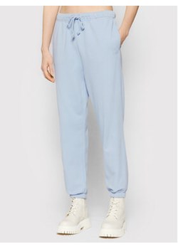 Levi's® Spodnie dresowe A0887-0016 Niebieski Regular Fit ze sklepu MODIVO w kategorii Spodnie damskie - zdjęcie 168575325
