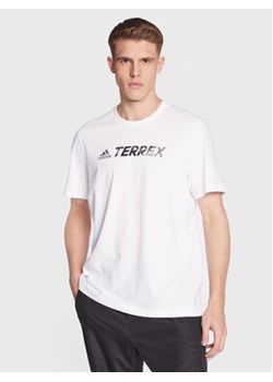 adidas T-Shirt Terrex Classic Logo HF3285 Biały Regular Fit ze sklepu MODIVO w kategorii T-shirty męskie - zdjęcie 168576077