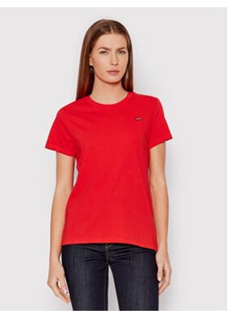 Levi's® T-Shirt The Perfect Tee 39185-0100 Czerwony Regular Fit ze sklepu MODIVO w kategorii Bluzki damskie - zdjęcie 168576828