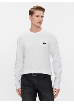 Calvin Klein Longsleeve K10K111847 Biały Regular Fit ze sklepu MODIVO w kategorii T-shirty męskie - zdjęcie 168577945