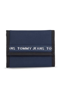 Tommy Jeans Portfel męski Tjm Essential Nylon Trifold AM0AM11720 Granatowy ze sklepu MODIVO w kategorii Portfele męskie - zdjęcie 168580658
