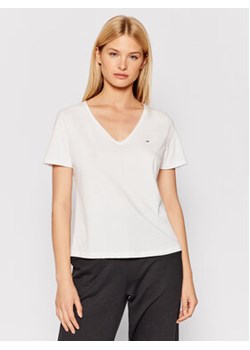 Tommy Jeans T-Shirt V Neck DW0DW09195 Biały Slim Fit ze sklepu MODIVO w kategorii Bluzki damskie - zdjęcie 168582989