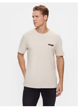 Wrangler T-Shirt 112341178 Biały Regular Fit ze sklepu MODIVO w kategorii T-shirty męskie - zdjęcie 168587097