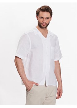Calvin Klein Koszula K10K109521 Biały Regular Fit ze sklepu MODIVO w kategorii Koszule męskie - zdjęcie 168589159
