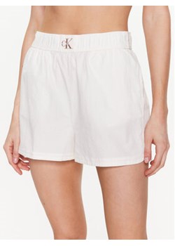 Calvin Klein Jeans Szorty sportowe J20J220687 Biały Regular Fit ze sklepu MODIVO w kategorii Szorty - zdjęcie 168590375