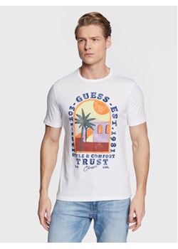 Guess T-Shirt Palm Window M3GI10 K6XN4 Biały Slim Fit ze sklepu MODIVO w kategorii T-shirty męskie - zdjęcie 168595736