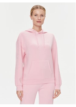 Guess Bluza Brenda V2YQ18 K7UW2 Różowy Relaxed Fit ze sklepu MODIVO w kategorii Bluzy damskie - zdjęcie 168601046