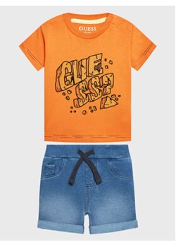 Guess Komplet t-shirt i spodenki I3GG01 K8HM3 Pomarańczowy Regular Fit ze sklepu MODIVO w kategorii Komplety niemowlęce - zdjęcie 168601787