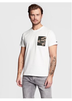 Pepe Jeans T-Shirt Sagan PM508471 Biały Regular Fit ze sklepu MODIVO w kategorii T-shirty męskie - zdjęcie 168602555