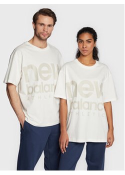 New Balance T-Shirt Unisex Athletics UT23505 Écru Oversize ze sklepu MODIVO w kategorii Bluzki damskie - zdjęcie 168603046