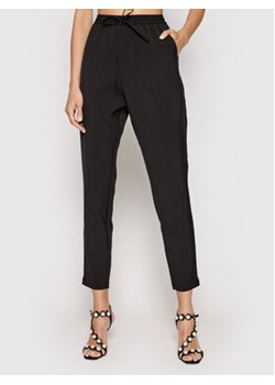 Herskind Spodnie materiałowe Mercr 3758378 Czarny Regular Fit ze sklepu MODIVO w kategorii Spodnie damskie - zdjęcie 168603599