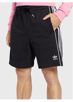 adidas Szorty sportowe Rekive HK7307 Czarny Regular Fit ze sklepu MODIVO w kategorii Spodenki męskie - zdjęcie 168606967