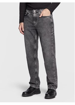 Calvin Klein Jeans Jeansy J30J322415 Szary Straight Fit ze sklepu MODIVO w kategorii Jeansy męskie - zdjęcie 168610995