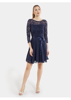Swing Sukienka koktajlowa 77761210 Granatowy Regular Fit ze sklepu MODIVO w kategorii Sukienki - zdjęcie 168611639