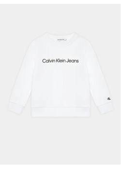 Calvin Klein Jeans Bluza IU0IU00581 M Biały Regular Fit ze sklepu MODIVO w kategorii Bluzy chłopięce - zdjęcie 168612009