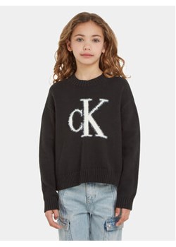 Calvin Klein Jeans Sweter Fluffy Monogram IG0IG02220 Czarny Regular Fit ze sklepu MODIVO w kategorii Swetry dziewczęce - zdjęcie 168612509