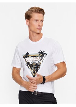 Guess T-Shirt M3BI65 K9RM1 Biały Slim Fit ze sklepu MODIVO w kategorii T-shirty męskie - zdjęcie 168613588
