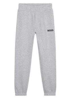 Boss Spodnie dresowe J24829 D Szary Regular Fit ze sklepu MODIVO w kategorii Spodnie chłopięce - zdjęcie 168617048
