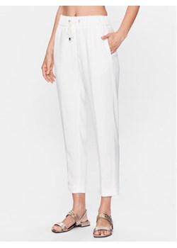 Peserico Spodnie materiałowe P04141U Biały Regular Fit ze sklepu MODIVO w kategorii Spodnie damskie - zdjęcie 168620386