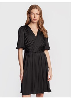 DKNY Sukienka koktajlowa DD2JD13A Czarny Regular Fit ze sklepu MODIVO w kategorii Sukienki - zdjęcie 168621336