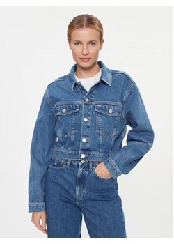 Tommy Jeans Kurtka jeansowa Claire DW0DW16096 Niebieski Regular Fit ze sklepu MODIVO w kategorii Kurtki damskie - zdjęcie 168623045