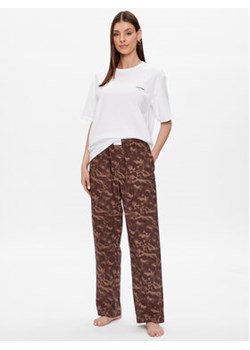 Calvin Klein Underwear Piżama 000QS6976E Biały Relaxed Fit ze sklepu MODIVO w kategorii Piżamy damskie - zdjęcie 168624139