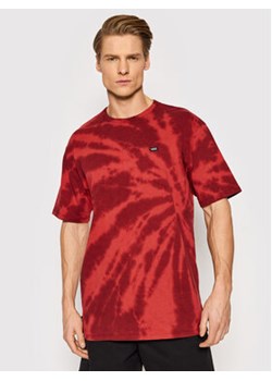 Vans T-Shirt Off The Wall Class VN0A7PJH Czerwony Classic Fit ze sklepu MODIVO w kategorii T-shirty męskie - zdjęcie 168624867