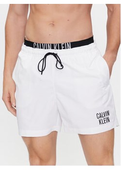 Calvin Klein Swimwear Szorty kąpielowe Medium Double Wb-Nos KM0KM00740 Biały Regular Fit ze sklepu MODIVO w kategorii Kąpielówki - zdjęcie 168627369
