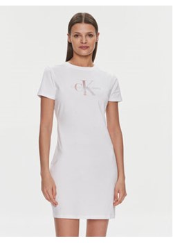 Calvin Klein Jeans Sukienka codzienna Diffused Monologo J20J223056 Biały Slim Fit ze sklepu MODIVO w kategorii Sukienki - zdjęcie 168628085