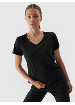 4F T-Shirt 4FAW23TTSHF0908 Czarny Regular Fit ze sklepu MODIVO w kategorii Bluzki damskie - zdjęcie 168629927