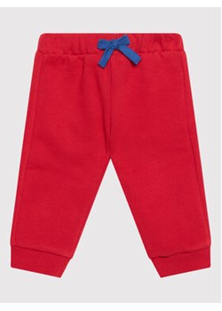 United Colors Of Benetton Spodnie dresowe 3EB5I0503 Czerwony Regular Fit ze sklepu MODIVO w kategorii Spodnie i półśpiochy - zdjęcie 168631656