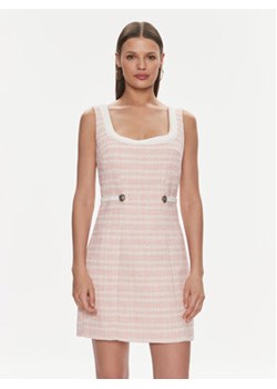 Guess Sukienka codzienna W4RK16 WFWV2 Różowy Bodycon Fit ze sklepu MODIVO w kategorii Sukienki - zdjęcie 168633219