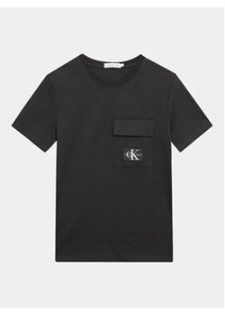 Calvin Klein Jeans T-Shirt IB0IB01642 Czarny Regular Fit ze sklepu MODIVO w kategorii T-shirty chłopięce - zdjęcie 168633489