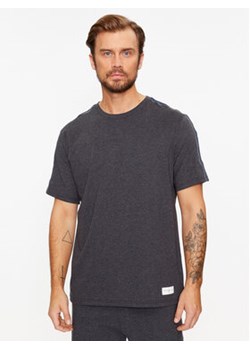 Tommy Hilfiger T-Shirt Logo UM0UM03005 Szary Regular Fit ze sklepu MODIVO w kategorii T-shirty męskie - zdjęcie 168634488