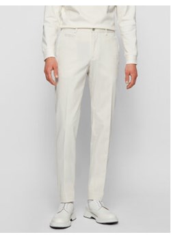 Boss Chinosy Broad1-W 50447070 Beżowy Slim Fit ze sklepu MODIVO w kategorii Spodnie męskie - zdjęcie 168637567