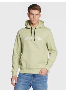 Calvin Klein Bluza Logo K10K107033 Zielony Regular Fit ze sklepu MODIVO w kategorii Bluzy męskie - zdjęcie 168637937