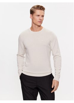 Calvin Klein Sweter K10K109474 Beżowy Regular Fit ze sklepu MODIVO w kategorii Swetry męskie - zdjęcie 168638249