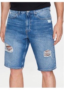 Calvin Klein Jeans Szorty jeansowe J30J322791 Niebieski Regular Fit ze sklepu MODIVO w kategorii Spodenki męskie - zdjęcie 168642549