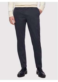 Boss Chinosy Broad1-W 50447070 Granatowy Slim Fit ze sklepu MODIVO w kategorii Spodnie męskie - zdjęcie 168643205