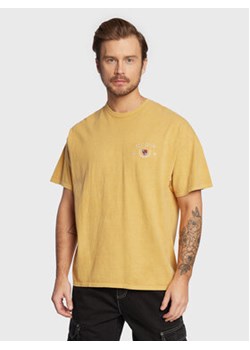 BDG Urban Outfitters T-Shirt 74268467 Żółty Regular Fit ze sklepu MODIVO w kategorii T-shirty męskie - zdjęcie 168644217