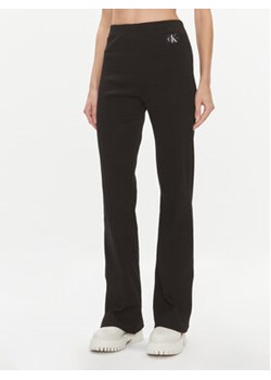 Calvin Klein Jeans Spodnie materiałowe J20J222598 Czarny Straight Fit ze sklepu MODIVO w kategorii Spodnie damskie - zdjęcie 168645755