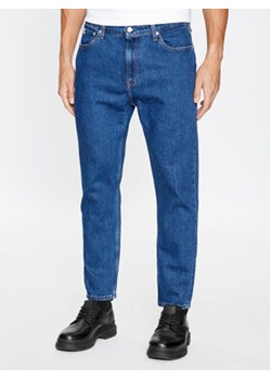 Calvin Klein Jeans Jeansy Dad J30J323876 Niebieski Loose Fit ze sklepu MODIVO w kategorii Jeansy męskie - zdjęcie 168645959