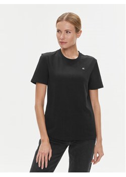 Calvin Klein Jeans T-Shirt J20J223226 Czarny Regular Fit ze sklepu MODIVO w kategorii Bluzki damskie - zdjęcie 168647899